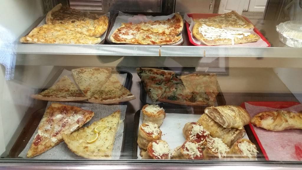 Goomba Johnnys Pizzeria | restaurant | 374 Mooney Pond Rd, Farmingville, NY 11738, USA | 6317360722 OR +1 631-736-0722