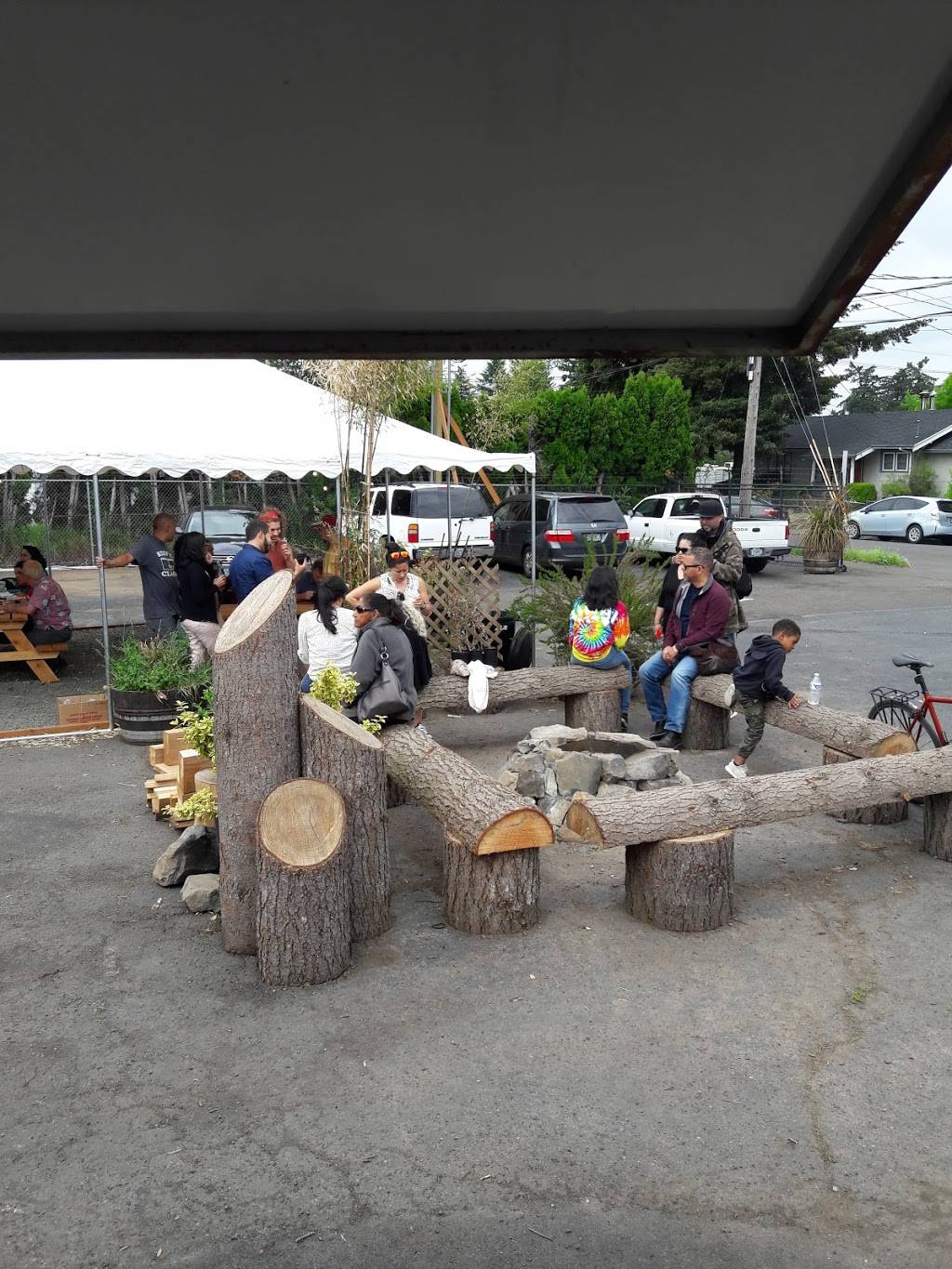 Los Tamales Locos | restaurant | 7337 SE Foster Rd, Portland, OR 97206, USA | 9713867228 OR +1 971-386-7228