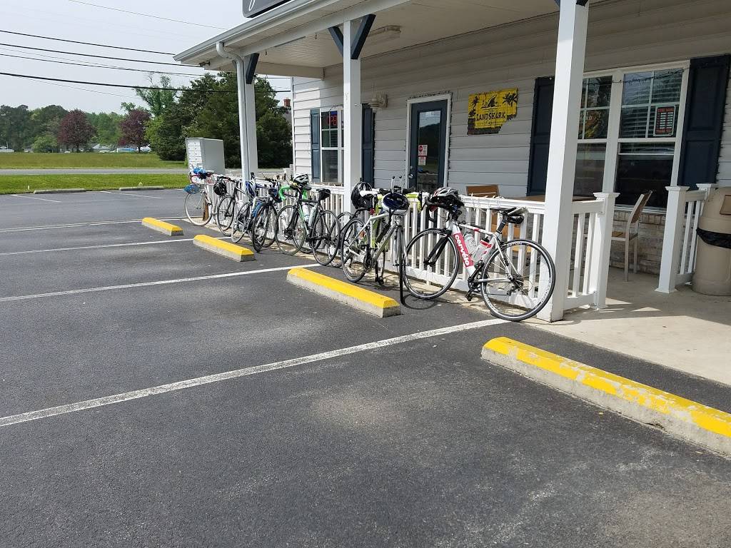 Yellowfins Bar & Grill | restaurant | 33195 Lighthouse Rd, Selbyville, DE 19975, USA | 3024360122 OR +1 302-436-0122