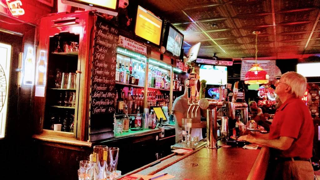 Lamplighter Inn Tavern & Grille | restaurant | 60 N Bothwell St, Palatine, IL 60067, USA | 8479912420 OR +1 847-991-2420