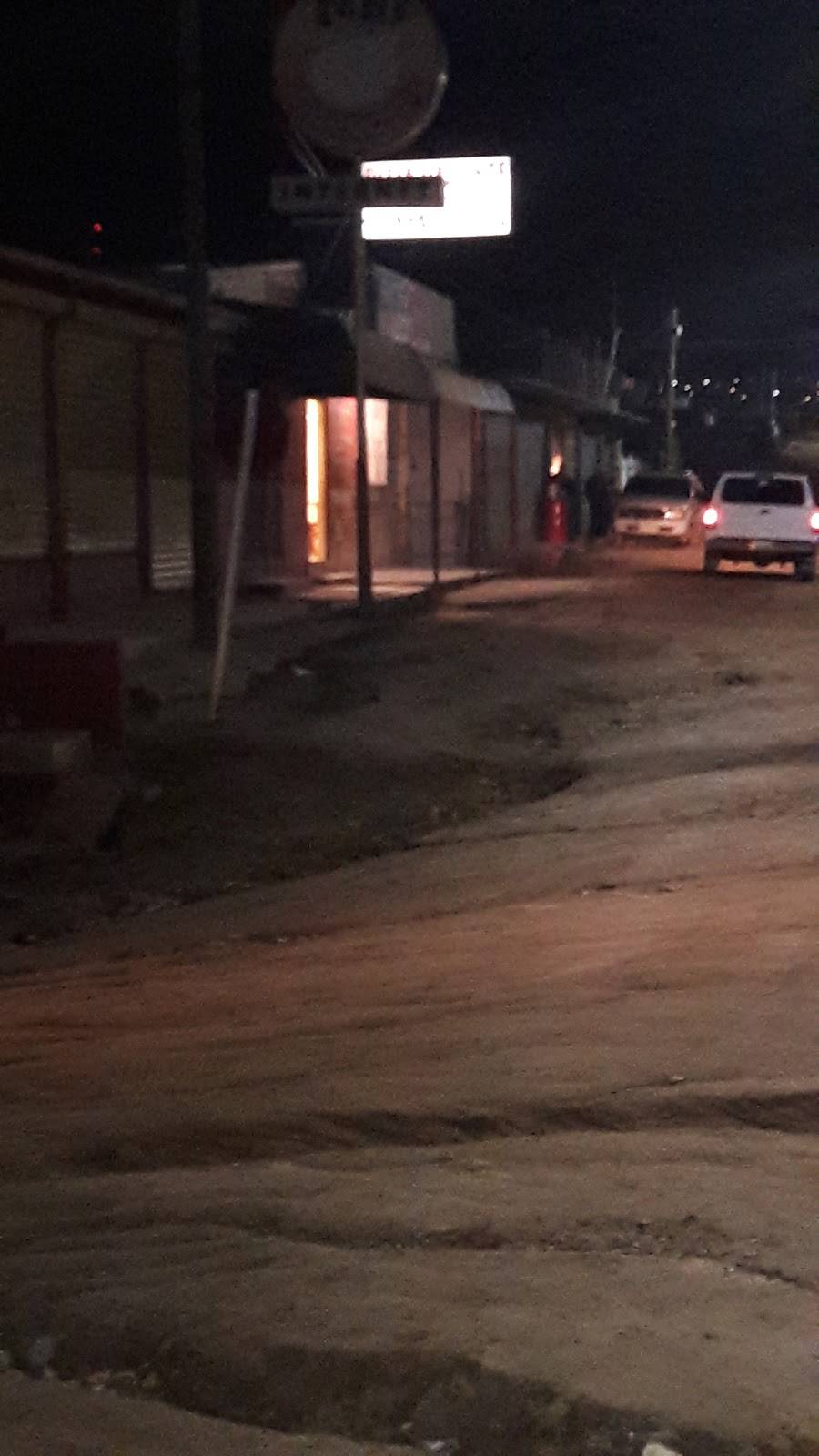 Pizza Caliente | restaurant | Inglaterra 609, Las Lomitas, 22810 Ensenada, B.C., Mexico | 016461749853 OR +52 646 174 9853