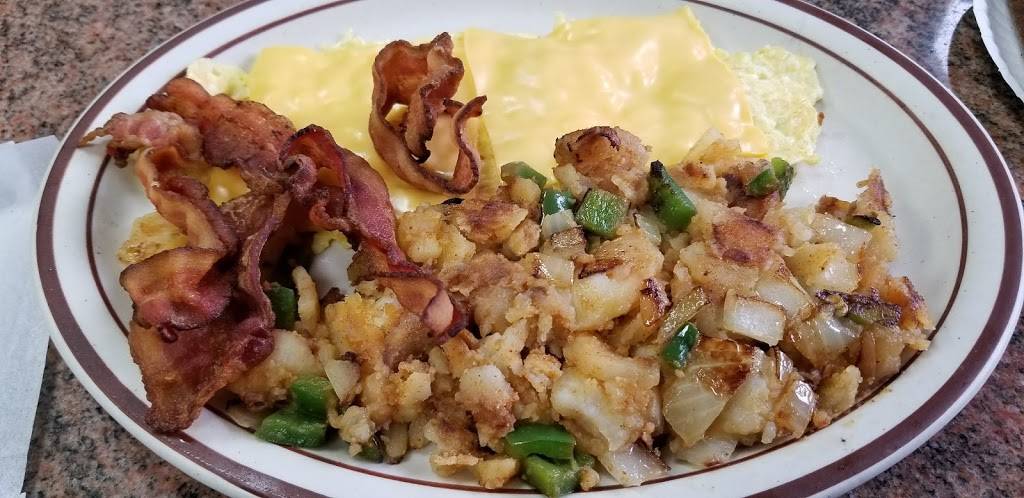 Annas Cafe | cafe | 2925 Avenue I, Brooklyn, NY 11210, USA | 7189517617 OR +1 718-951-7617