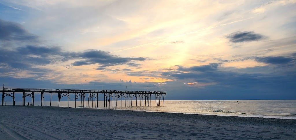 Carolina Beach Pier | restaurant | 1800 Carolina Beach Ave N, Carolina Beach, NC 28428, USA | 9106363075 OR +1 910-636-3075