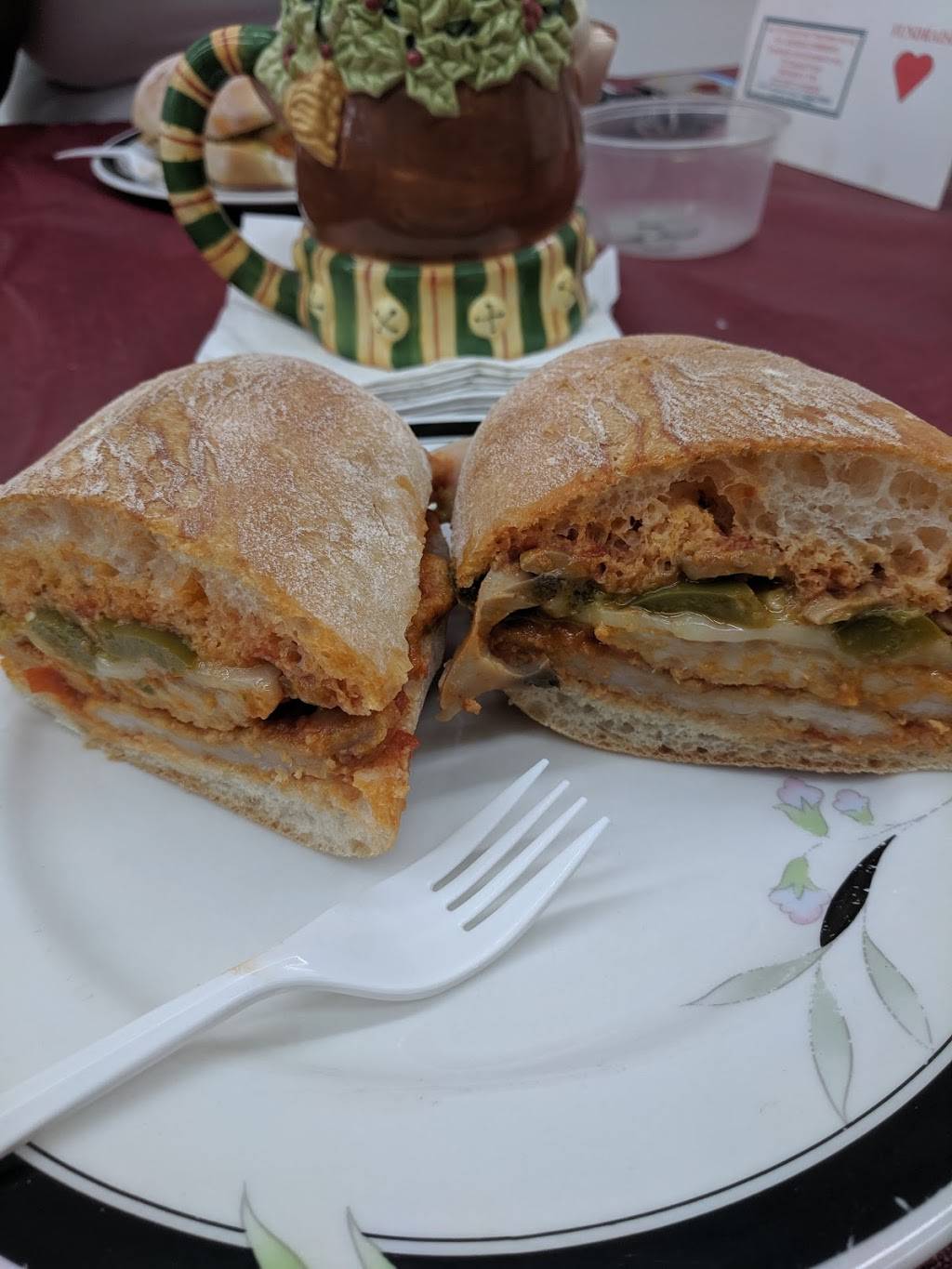 Cosimos Cheese And Deli Ltd | restaurant | 1051 Dundas St W, Mississauga, ON L5C 1C3, Canada | 9052764725 OR +1 905-276-4725