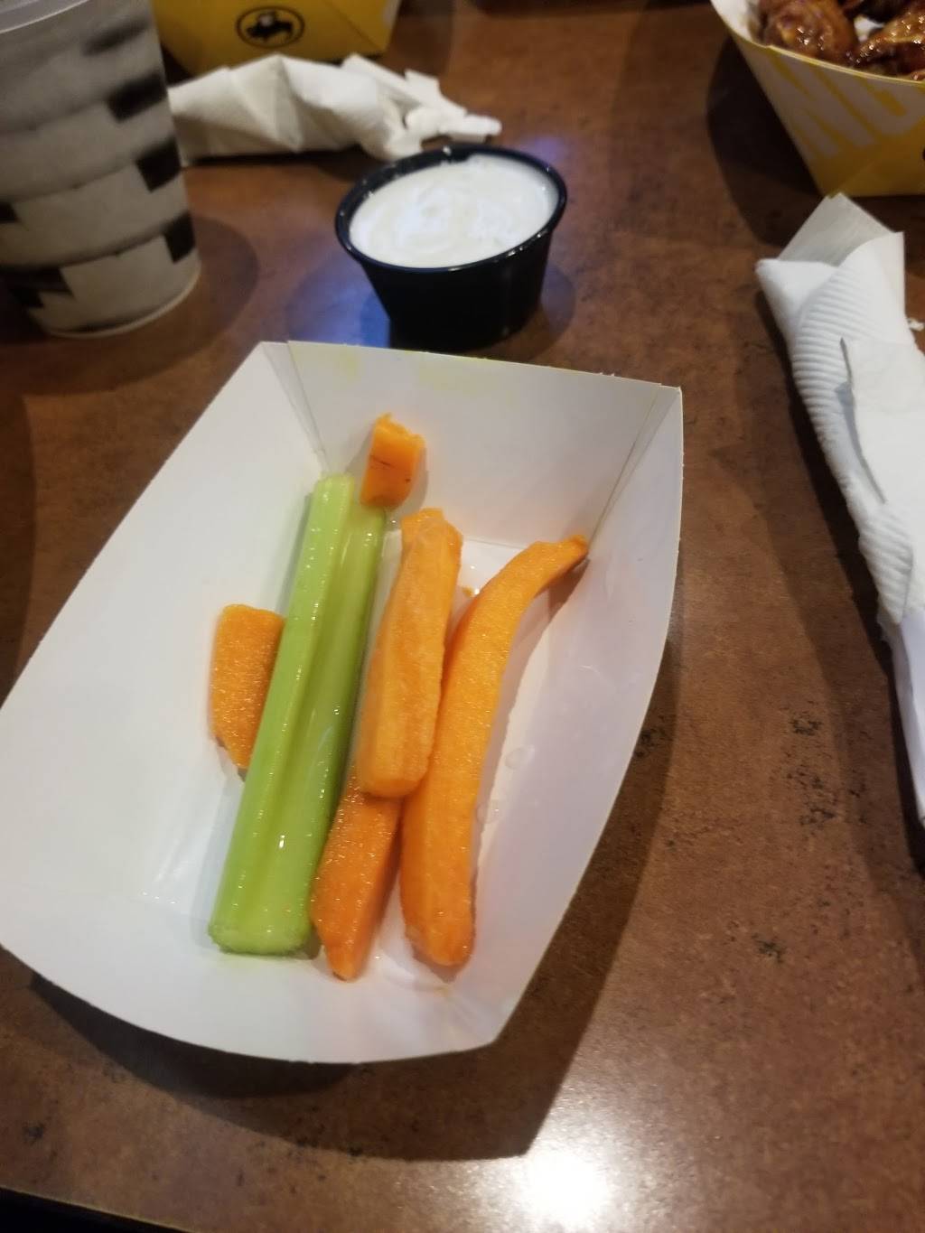 Buffalo Wild Wings | meal takeaway | 6000 Mahoning Ave, Austintown, OH 44515, USA | 3307790201 OR +1 330-779-0201