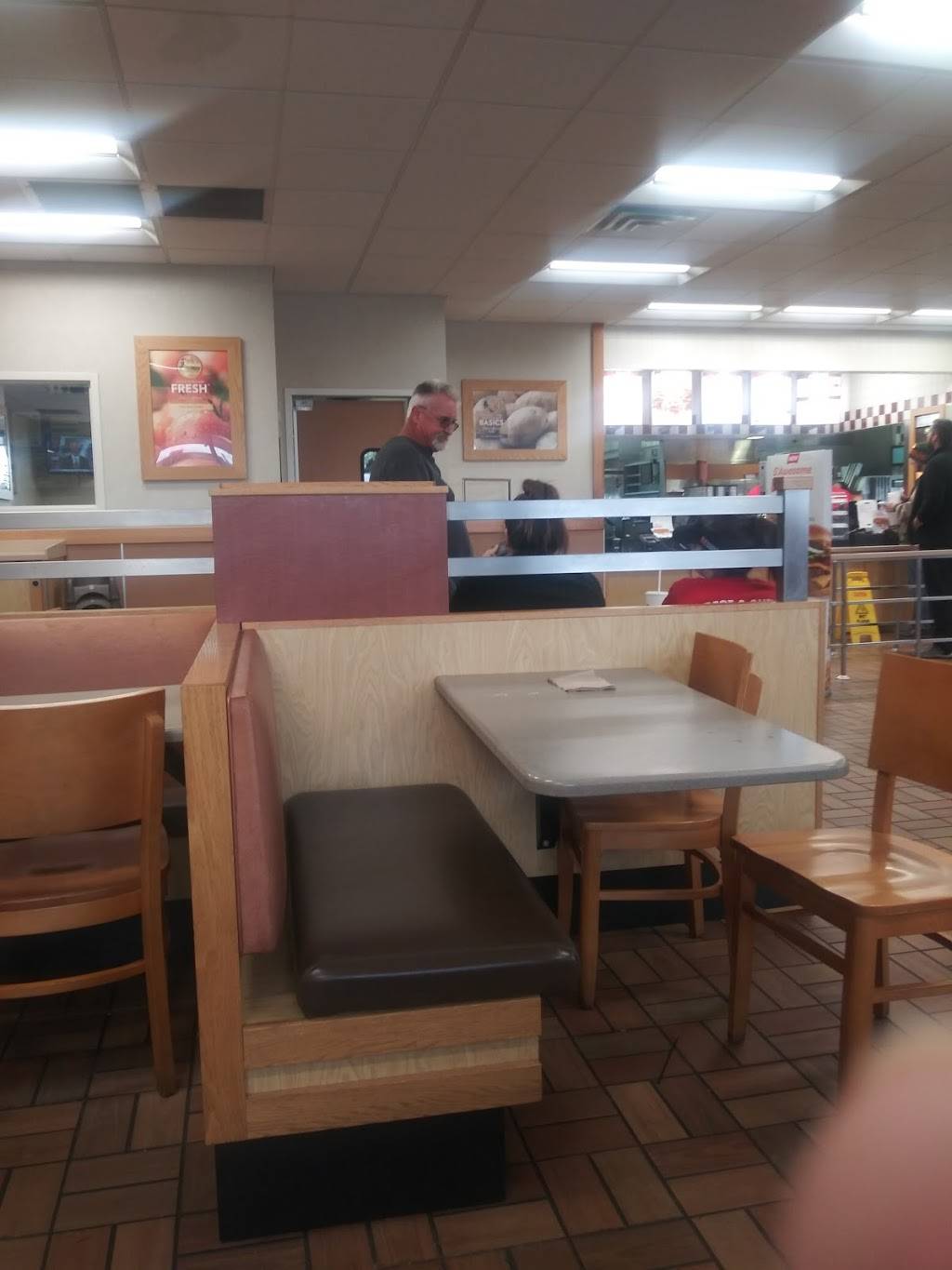 Wendys | restaurant | 302 W Ray Fine Blvd, Roland, OK 74954, USA | 9184270876 OR +1 918-427-0876