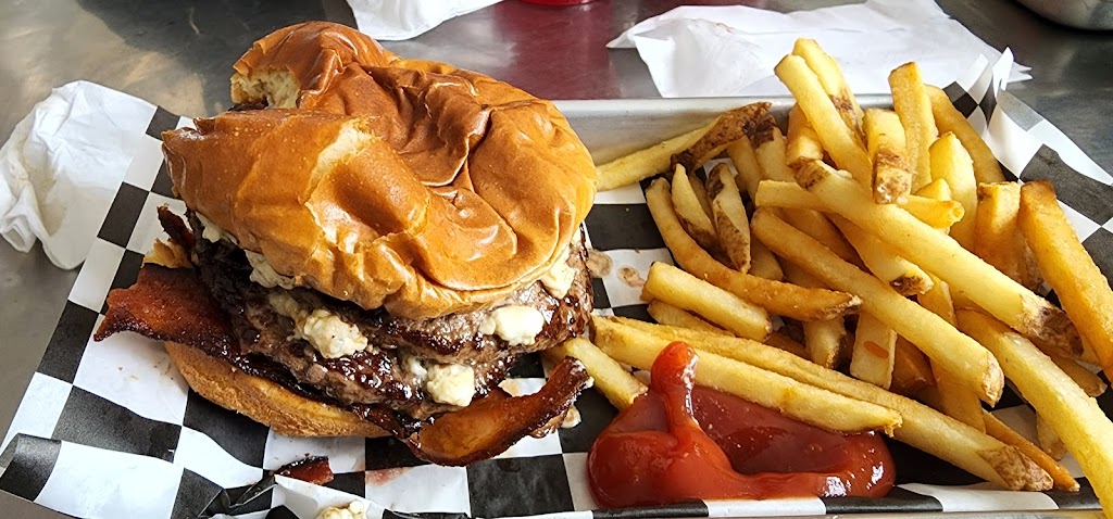 Lokal Burger | restaurant | 701 S Main St, La Veta, CO 81055, USA | 7197420296 OR +1 719-742-0296