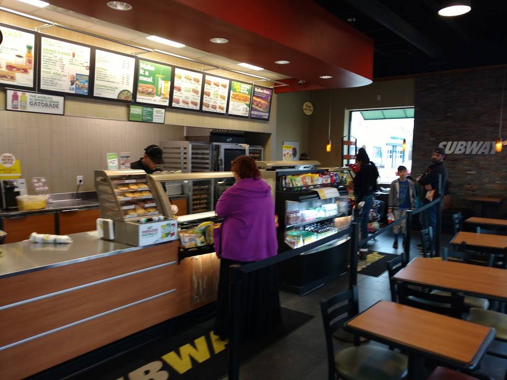Subway | restaurant | 30408 Ford Rd, Garden City, MI 48135, USA | 7344217827 OR +1 734-421-7827