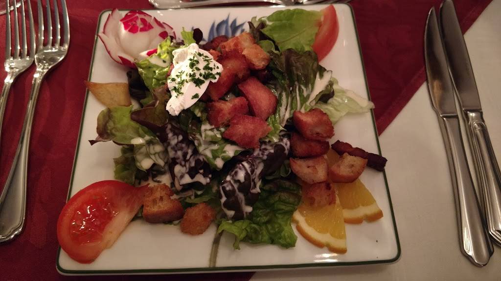 Restaurant Le Sauvignon | restaurant | 140 Rue Principale, Saint-Sauveur, QC J0R 1R6, Canada | 4502272232 OR +1 450-227-2232