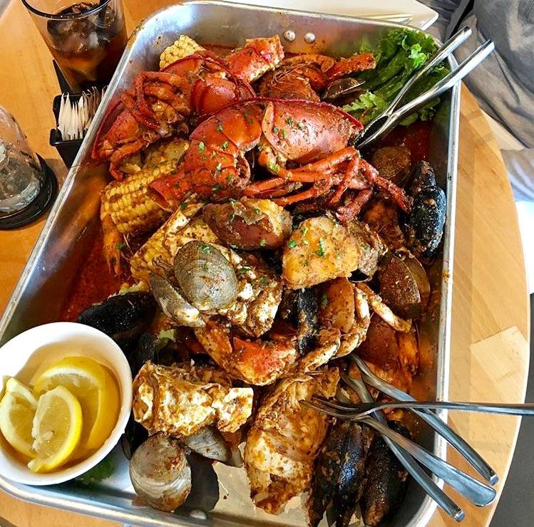 EMC Seafood & Raw Bar Oxnard | restaurant | Space 3015, 511 Town Center Dr Space 3015, Oxnard, CA 93036, USA | 8052784997 OR +1 805-278-4997
