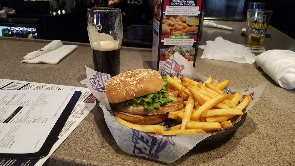 Sliders Grill & Bar | restaurant | 1219 S Main St, Plantsville, CT 06479, USA | 8606288815 OR +1 860-628-8815