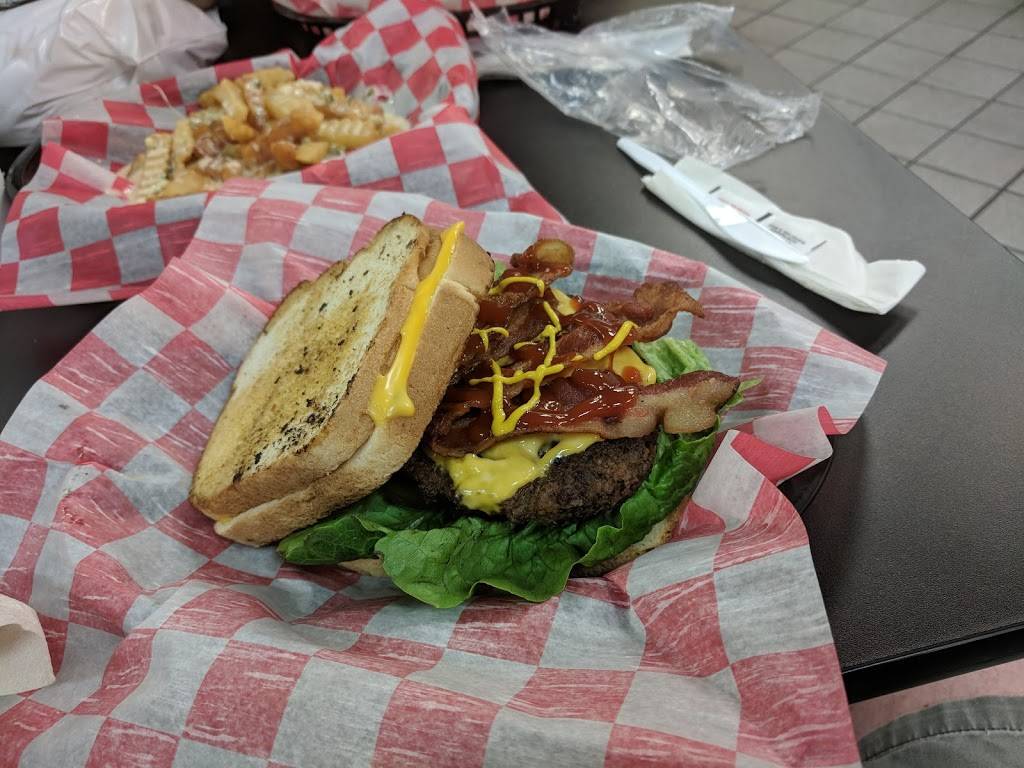 Kenny’s Flippin Burgers | restaurant | 3049 William St #167, Cape Girardeau, MO 63703, USA | 5738031522 OR +1 573-803-1522
