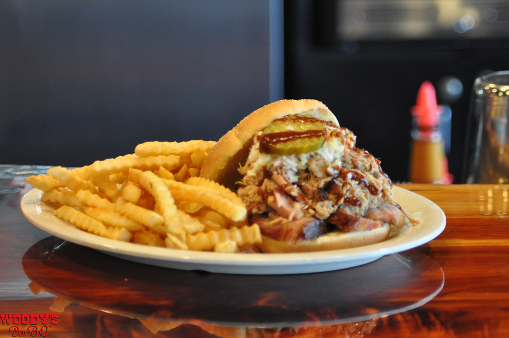 Woody’s Bar-B-Q | restaurant | 4885 US-1, Cocoa, FL 32927, USA | 3217357427 OR +1 321-735-7427