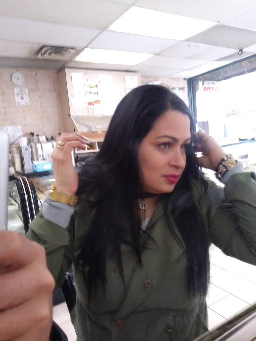 Broadway Bakery & Pizzeria | restaurant | 119-02 Liberty Ave, South Richmond Hill, NY 11419, USA | 6467213112 OR +1 646-721-3112