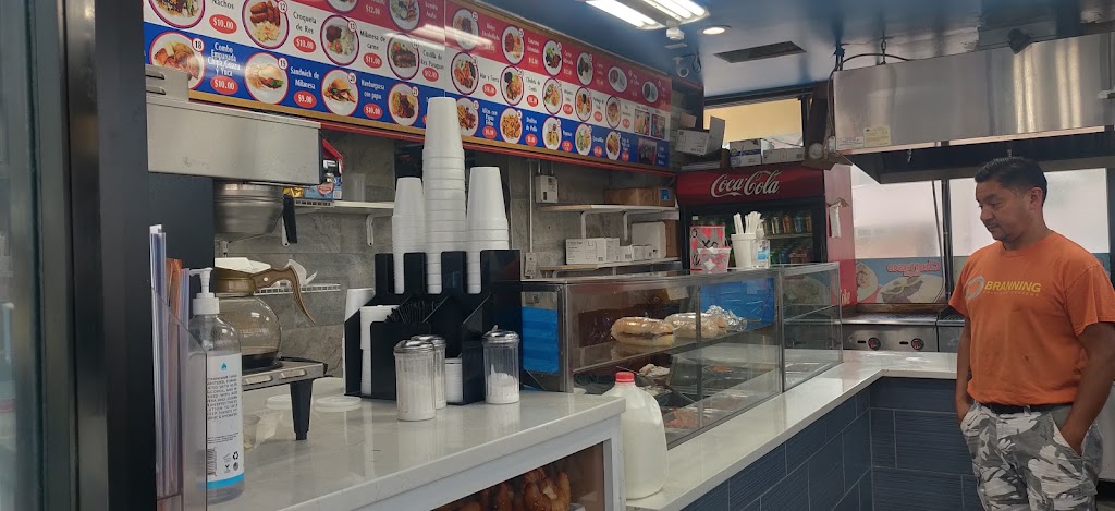 La Esquina Grill | restaurant | 413 W Front St, Plainfield, NJ 07060, USA | 9087577070 OR +1 908-757-7070