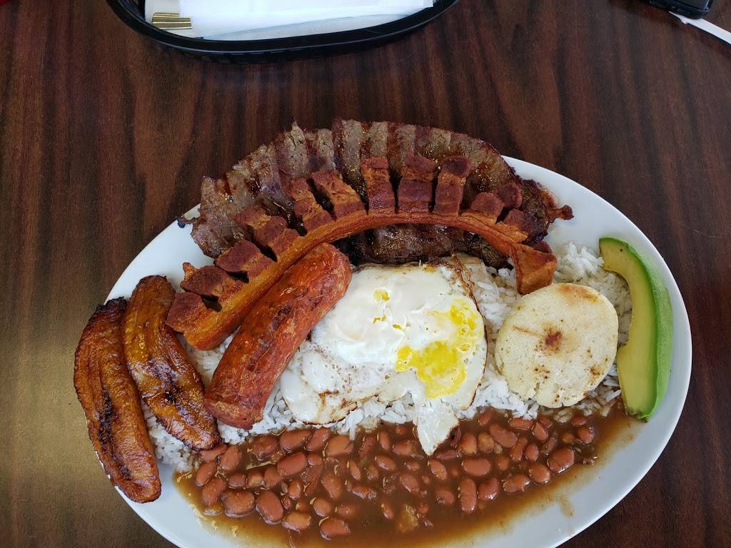 El Rey De La Papa Y La Paisa | restaurant | 1021 S Dillard St, Winter Garden, FL 34787, USA | 4076560700 OR +1 407-656-0700