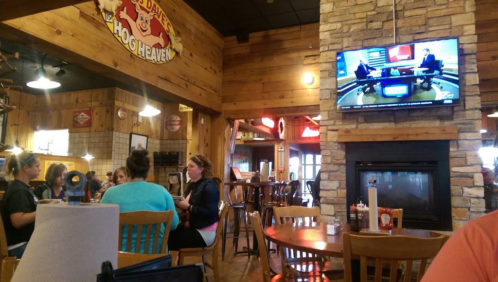Famous Daves Bar-B-Que | restaurant | 7825 Vinewood Ln, Maple Grove, MN 55369, USA | 7634164600 OR +1 763-416-4600