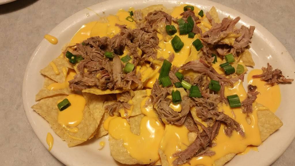 Smo-King Pit | restaurant | 2200 W War Memorial Dr, Peoria, IL 61613, USA | 3096883606 OR +1 309-688-3606