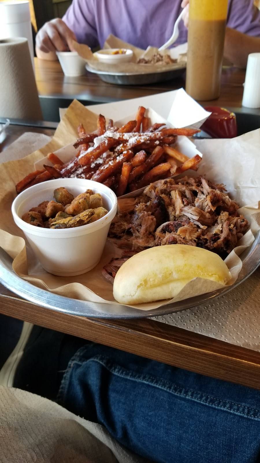 The Smokin Pig - Easley | restaurant | 701 S Pendleton St, Easley, SC 29640, USA | 8644425074 OR +1 864-442-5074