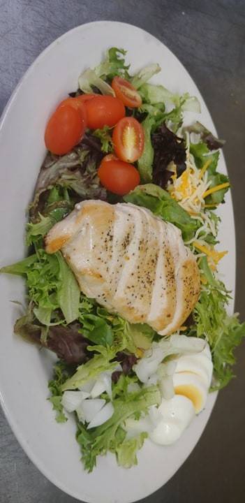 Gussys Bar and Grill | restaurant | 28648 IA-92, Ainsworth, IA 52201, USA | 3196572006 OR +1 319-657-2006