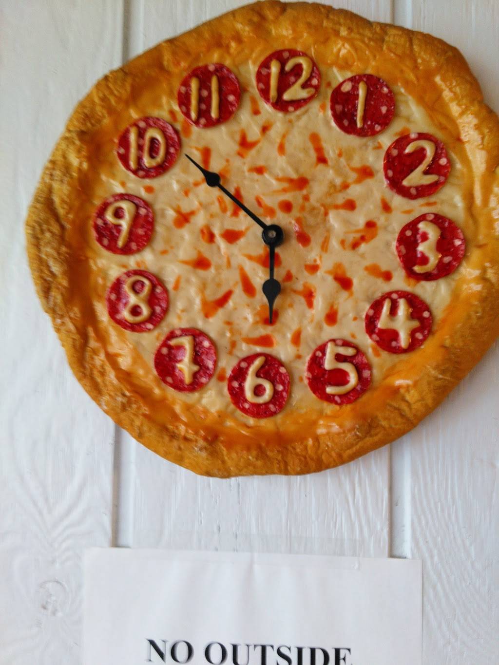 Victors Pizza | meal delivery | 5418 W North Ave, Chicago, IL 60639, USA | 7738890590 OR +1 773-889-0590