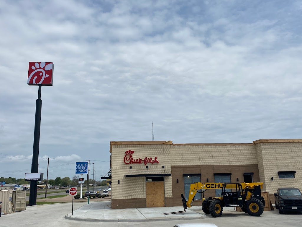 Chick-fil-A | restaurant | 5100 W Parkway St, Groves, TX 77619, USA | 4099625634 OR +1 409-962-5634