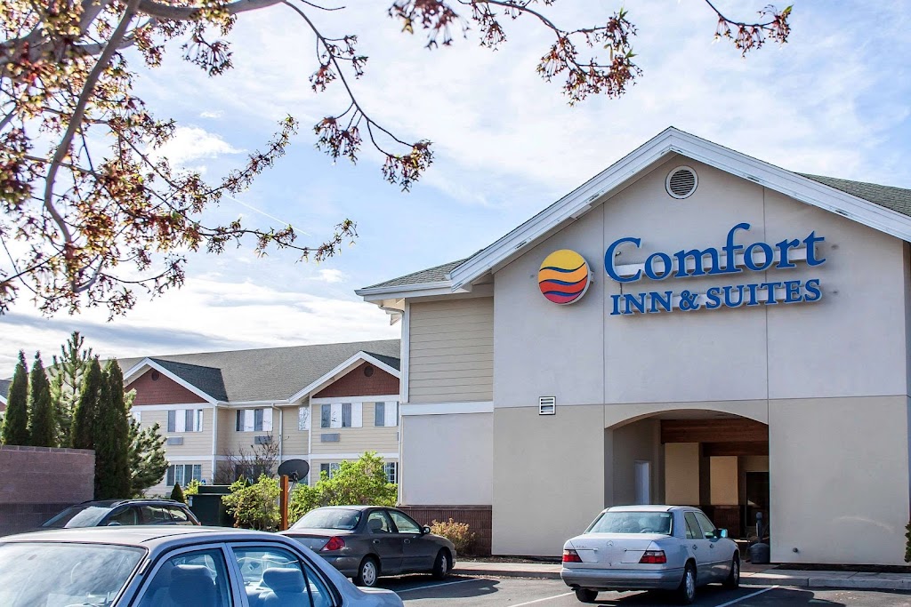 Comfort Inn & Suites | restaurant | 62065 SE 27th St, Bend, OR 97701, USA | 5416179696 OR +1 541-617-9696
