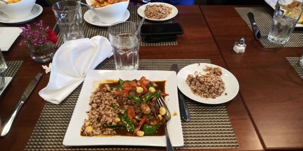 Nisas Thai | restaurant | 622 Washington St, Canton, MA 02021, USA | 7818216986 OR +1 781-821-6986