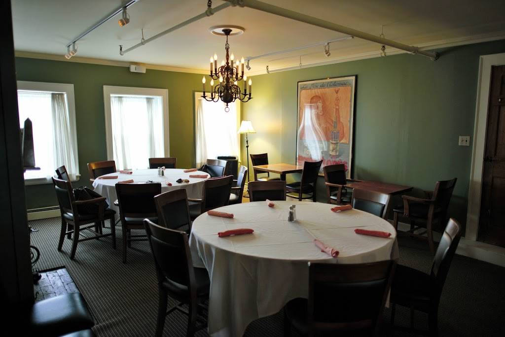 The Grog Restaurant | restaurant | 13 Middle St, Newburyport, MA 01950, USA | 9784658008 OR +1 978-465-8008