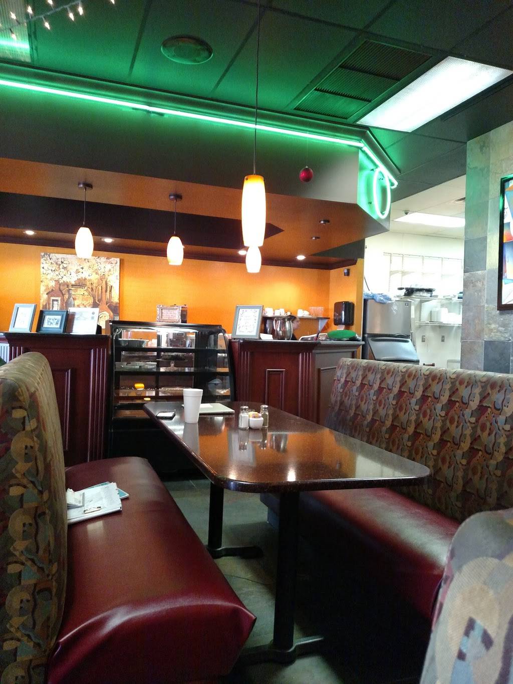 Jessicas Bistro | cafe | 426 SW Commerce Dr #115, Lake City, FL 32025, USA | 3864385098 OR +1 386-438-5098