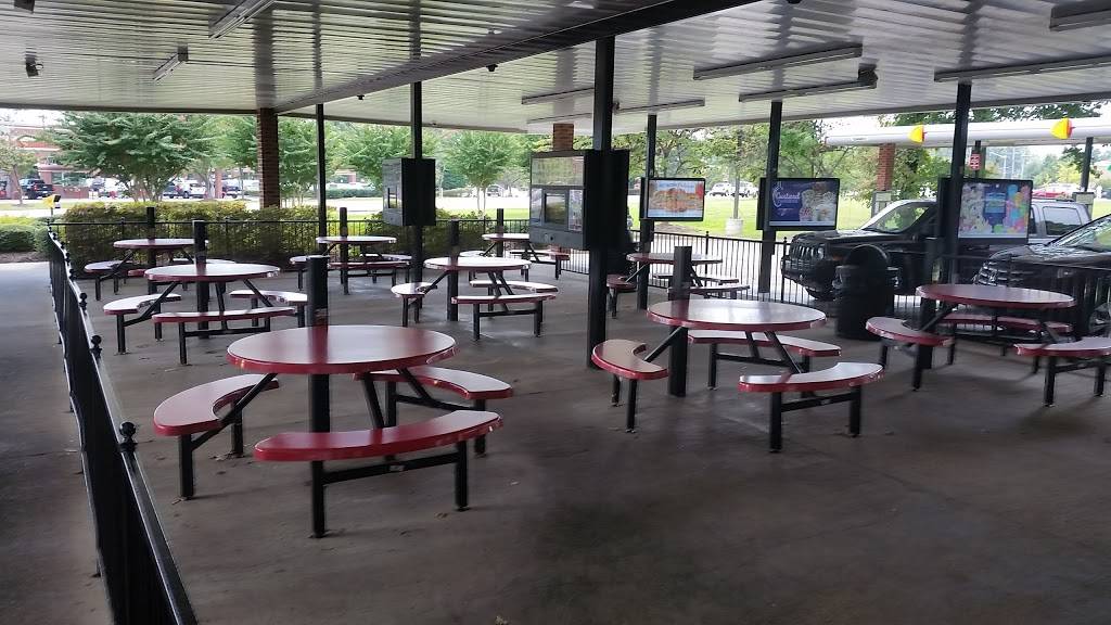 Sonic Drive-In | restaurant | 7636 Us Highway 70 North, Bartlett, TN 38133, USA | 9013777899 OR +1 901-377-7899