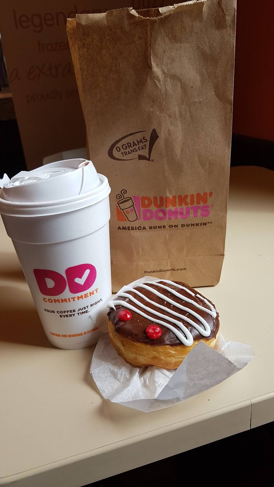 Dunkin | bakery | 1190 NW 62nd St, Miami, FL 33150, USA | 3056772290 OR +1 305-677-2290