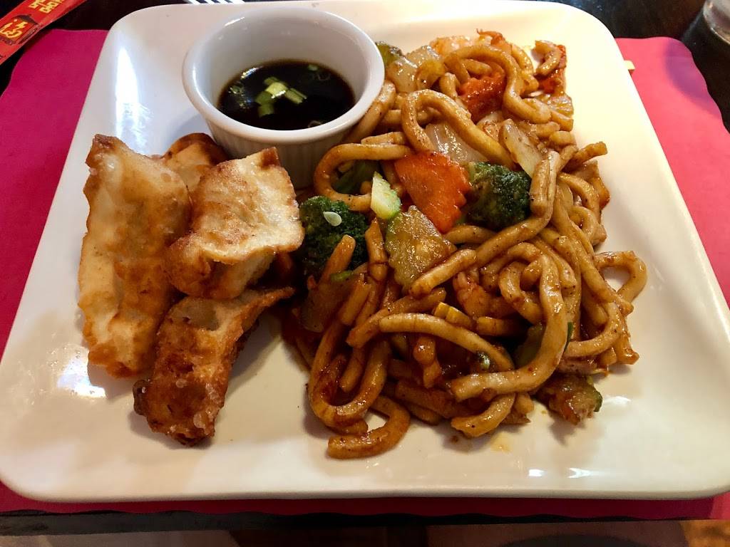 Noodles 102 | restaurant | 102 Ives St, Providence, RI 02906, USA | 4013835004 OR +1 401-383-5004