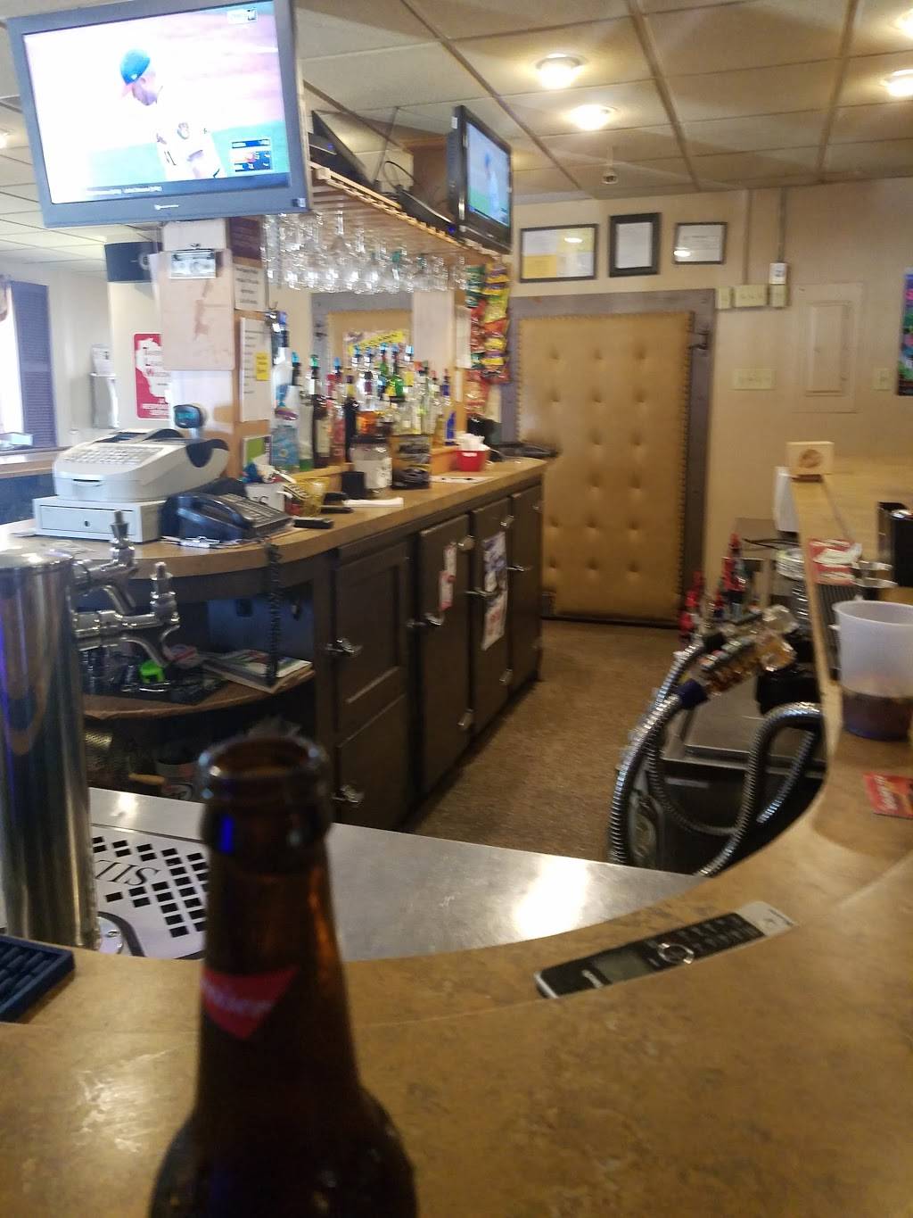 The Carlton Restaurant & Lounge | restaurant | 309 Superior Ave, Tomah, WI 54660, USA | 6083724136 OR +1 608-372-4136