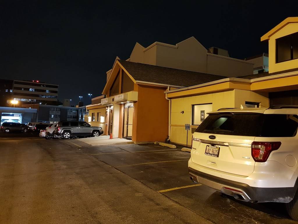 Shoeless Joes Ale House & Grille | restaurant | 10290 W Higgins Rd, Rosemont, IL 60018, USA | 8472965760 OR +1 847-296-5760