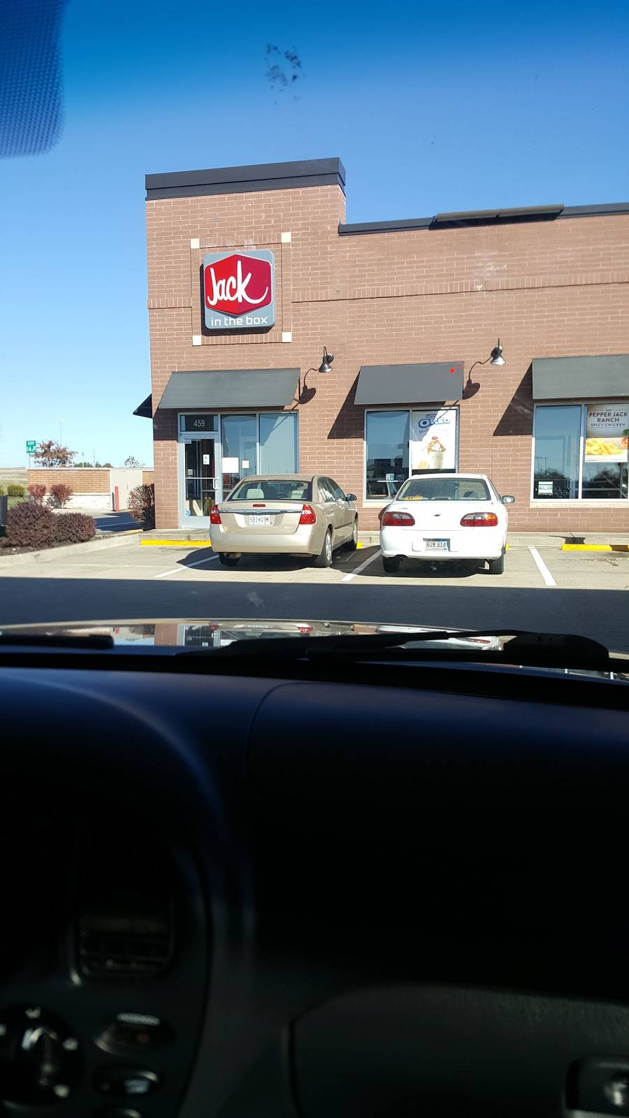 Jack in the Box | restaurant | 459 Hawk Ridge Trail, Lake St Louis, MO 63367, USA | 6366251993 OR +1 636-625-1993