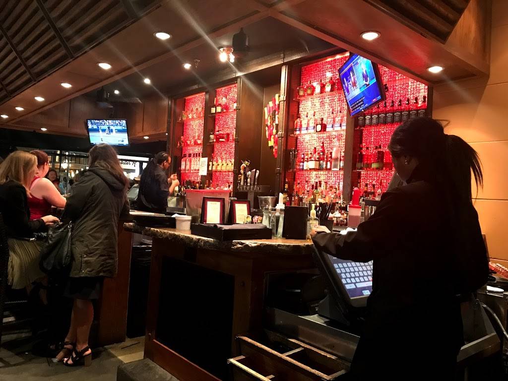 Redstone American Grill | restaurant | 155 National Plaza, Oxon Hill, MD 20745, USA | 3018393330 OR +1 301-839-3330