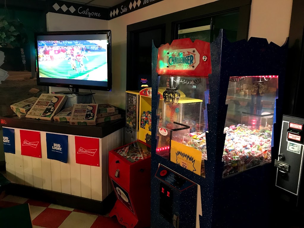 Pizza Factory | restaurant | 132 N Weed Blvd, Weed, CA 96094, USA | 5309383088 OR +1 530-938-3088