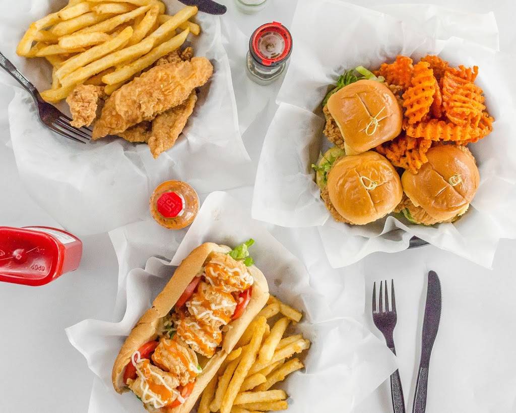 Hook & Reel Cajun Seafood & Bar | restaurant | 4029 167th St, Country Club Hills, IL 60478, USA | 7089578802 OR +1 708-957-8802