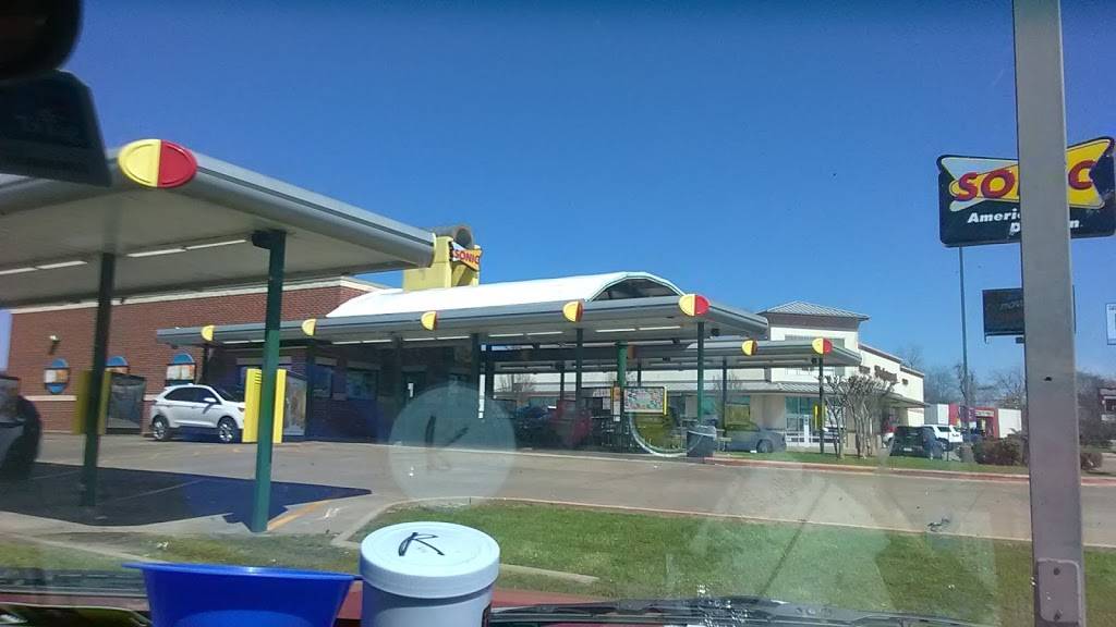 Sonic Drive-In | restaurant | 2128 US-79, Henderson, TX 75654, USA | 9036574358 OR +1 903-657-4358