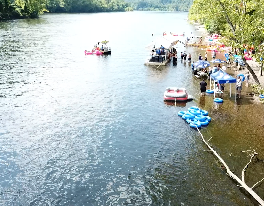 The Famous River Hot Dog Man | restaurant | 778 Frenchtown Rd, Milford, NJ 08848, USA | 9089965386 OR +1 908-996-5386