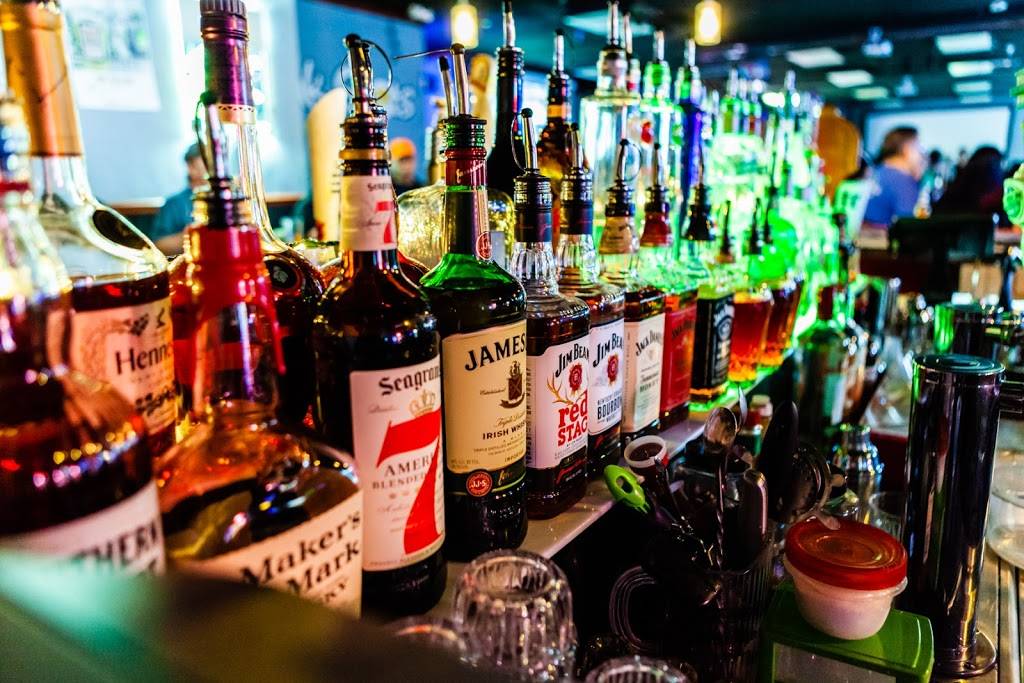 Bank Shots Bar and Grill | restaurant | 3285 Glenwood Dyer Rd, Lynwood, IL 60411, USA | 7088588911 OR +1 708-858-8911