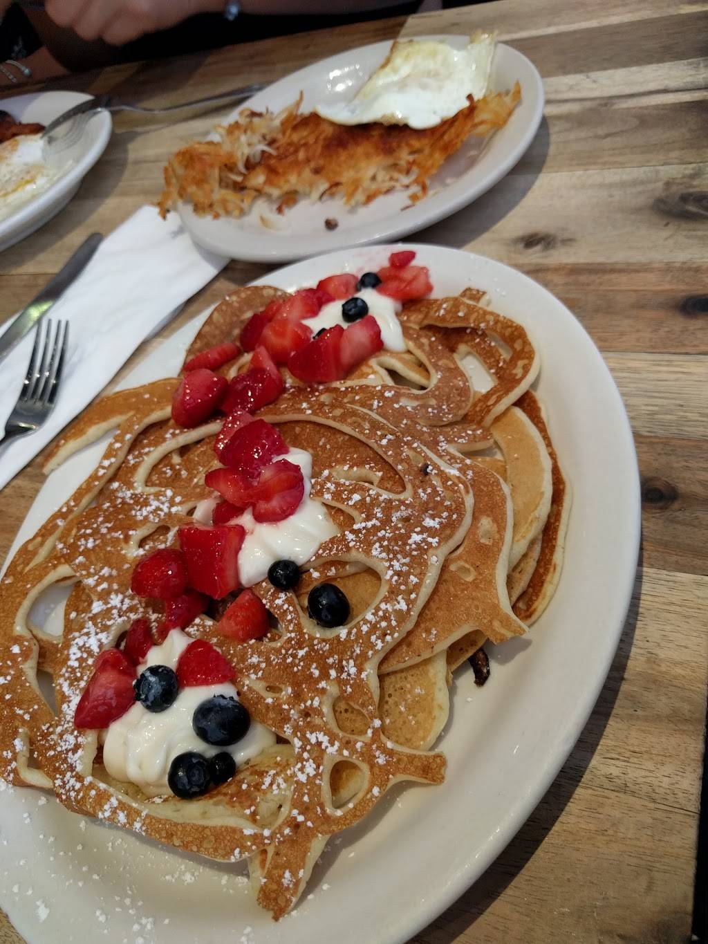 Jacks N Joe | restaurant | 2498 S Figueroa St, Los Angeles, CA 90007, USA | 2137484565 OR +1 213-748-4565