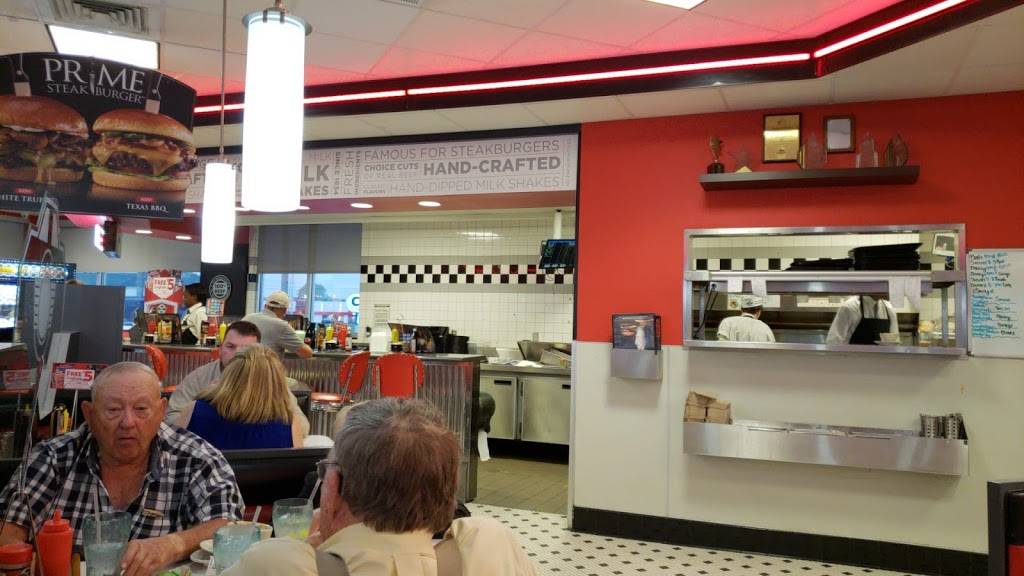 Steak n Shake | restaurant | 2465 N Dirksen Pkwy, Springfield, IL 62702, USA | 2174925925 OR +1 217-492-5925