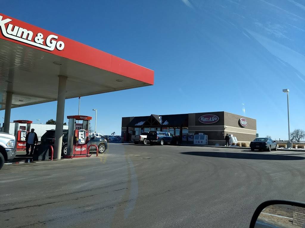Kum & Go | meal takeaway | 127 Laura Way, Dacono, CO 80514, USA | 3038333935 OR +1 303-833-3935