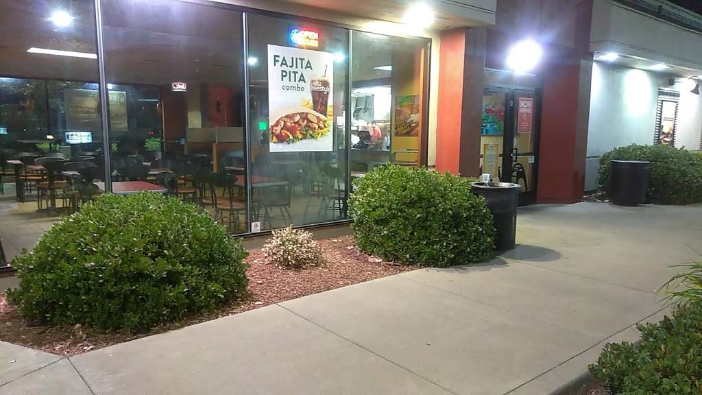 Jack in the Box | restaurant | 15945 Dam Rd, Clearlake, CA 95422, USA | 7079944387 OR +1 707-994-4387