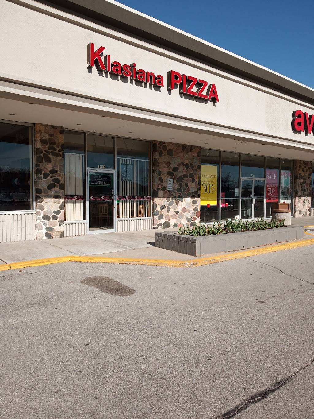 Klasiana Pizza | restaurant | 1130, 5487 S 76th St, Greendale, WI 53129, USA | 4142066438 OR +1 414-206-6438