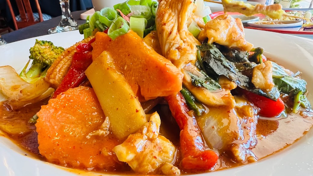 Tuk Tuk Thai Kitchen | restaurant | 309 Lancaster Ave Suite A6, Malvern, PA 19355, USA | 6102409930 OR +1 610-240-9930