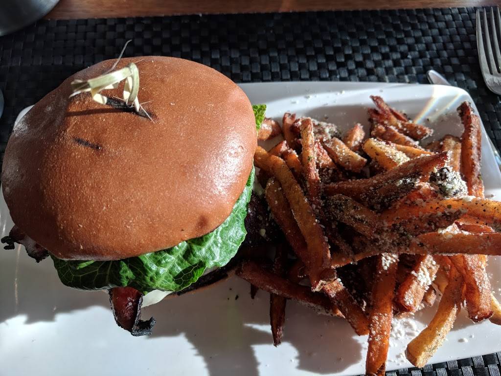 Fire at the Ridge & Ridgeside Tavern | restaurant | 99 Powder Hill Rd, Middlefield, CT 06455, USA | 8608525444 OR +1 860-852-5444