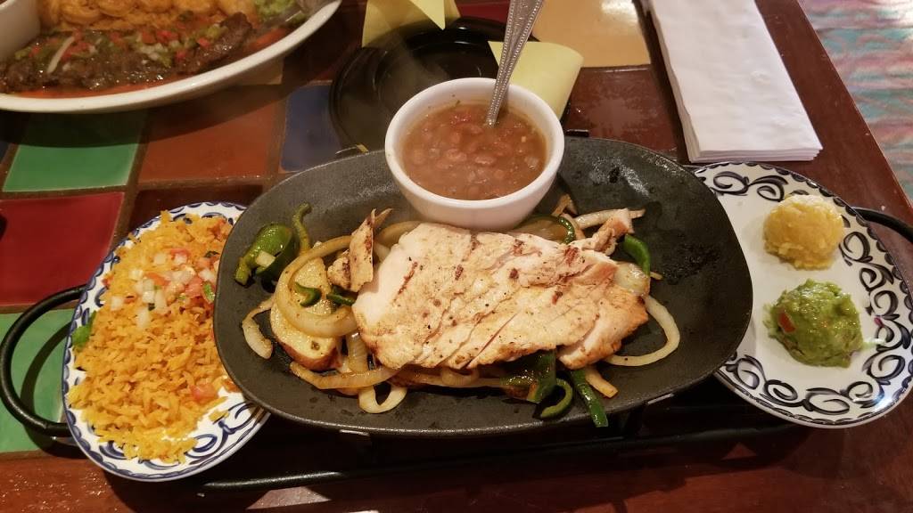 El Torito | restaurant | 5242 Lakewood Blvd, Lakewood, CA 90712, USA | 5625317460 OR +1 562-531-7460